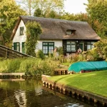 Fakta Menarik Desa Giethoorn, Desa Unik yang Tidak Memiliki Jalan Raya